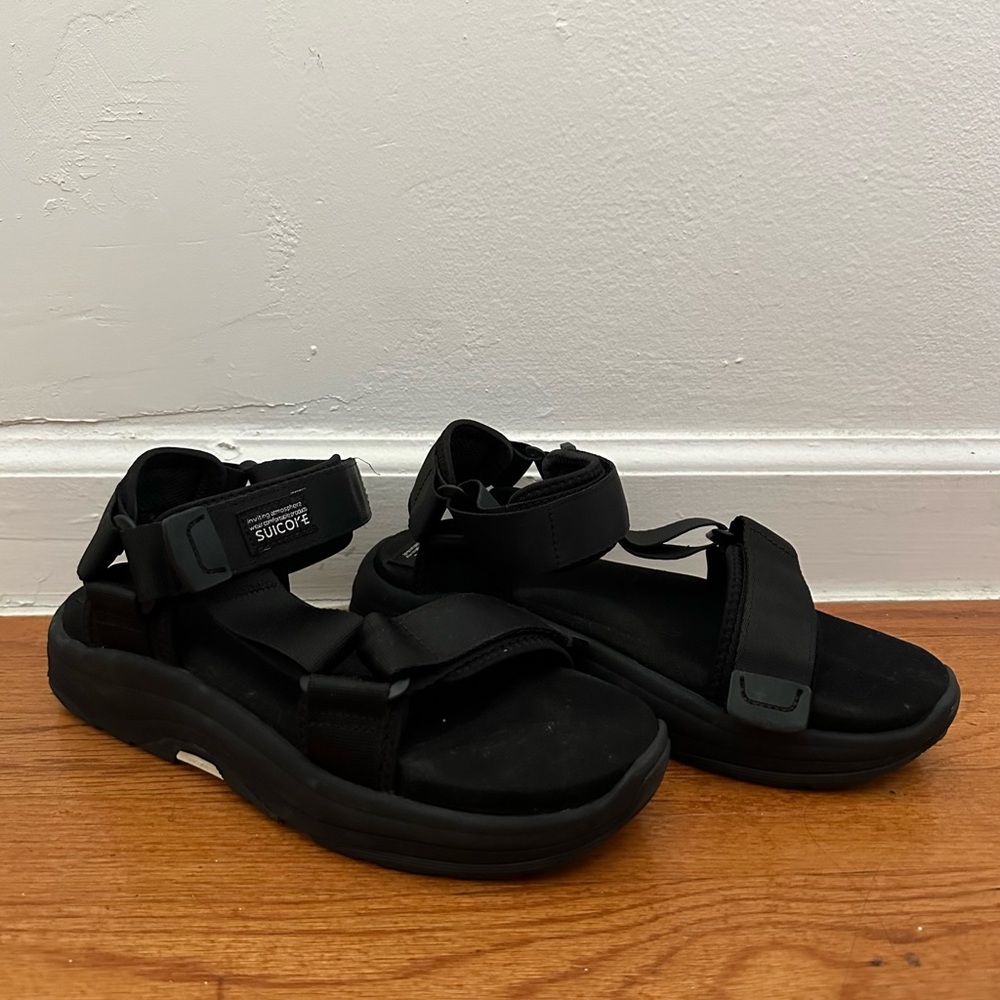 Suicoke Black DEPA-Run Sandals